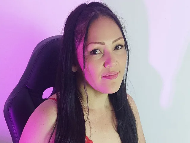 NatashaCollins camgirl live amateur webcam
