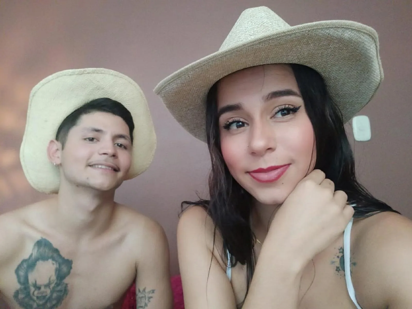 SamanthaAndTom camgirl live amateur webcam