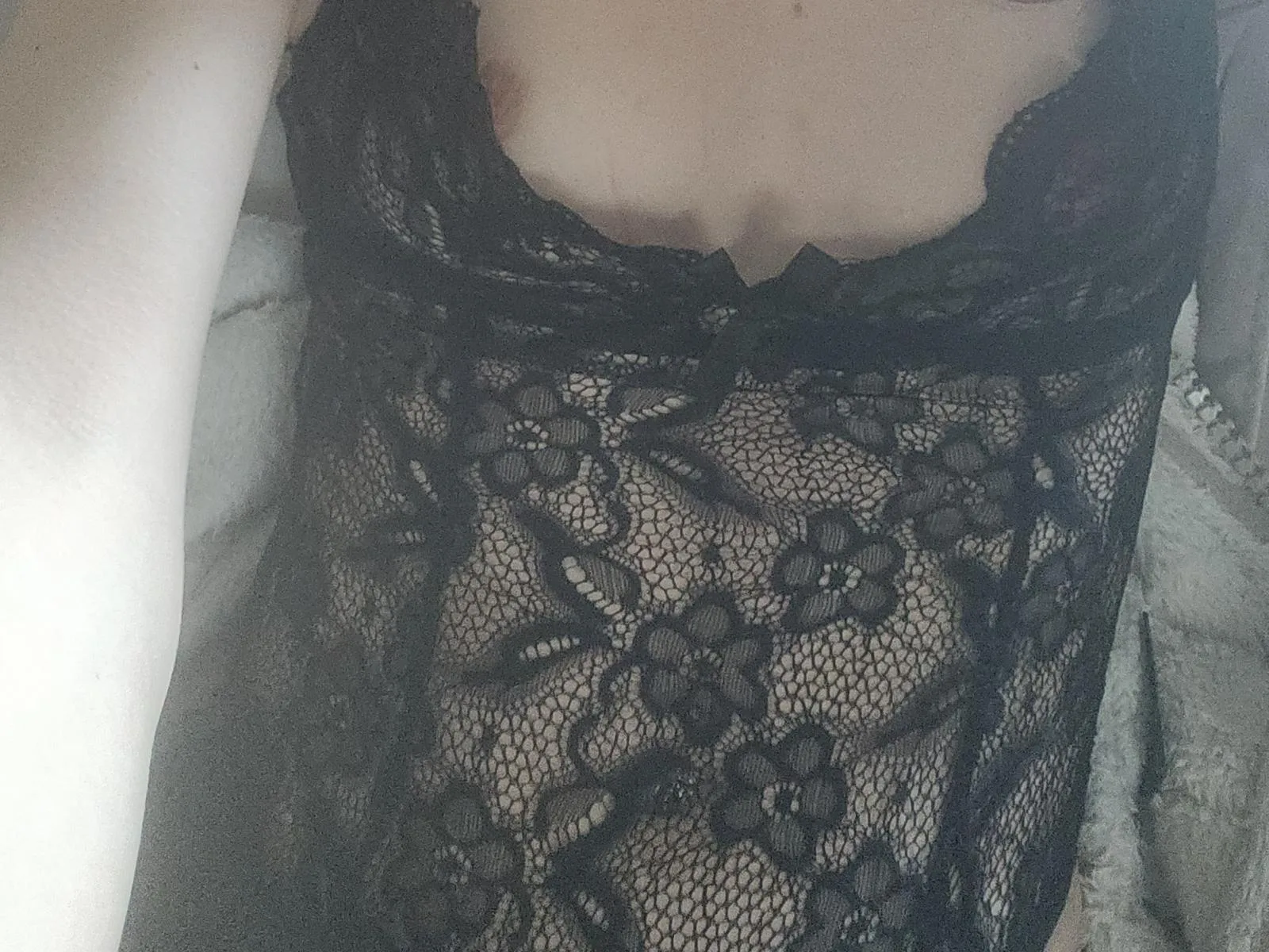 DelicateSoumise camgirl live amateur webcam
