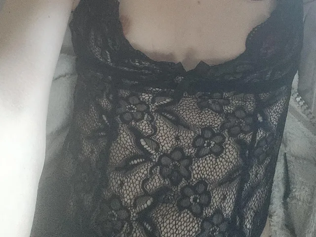DelicateSoumise camgirl live amateur webcam