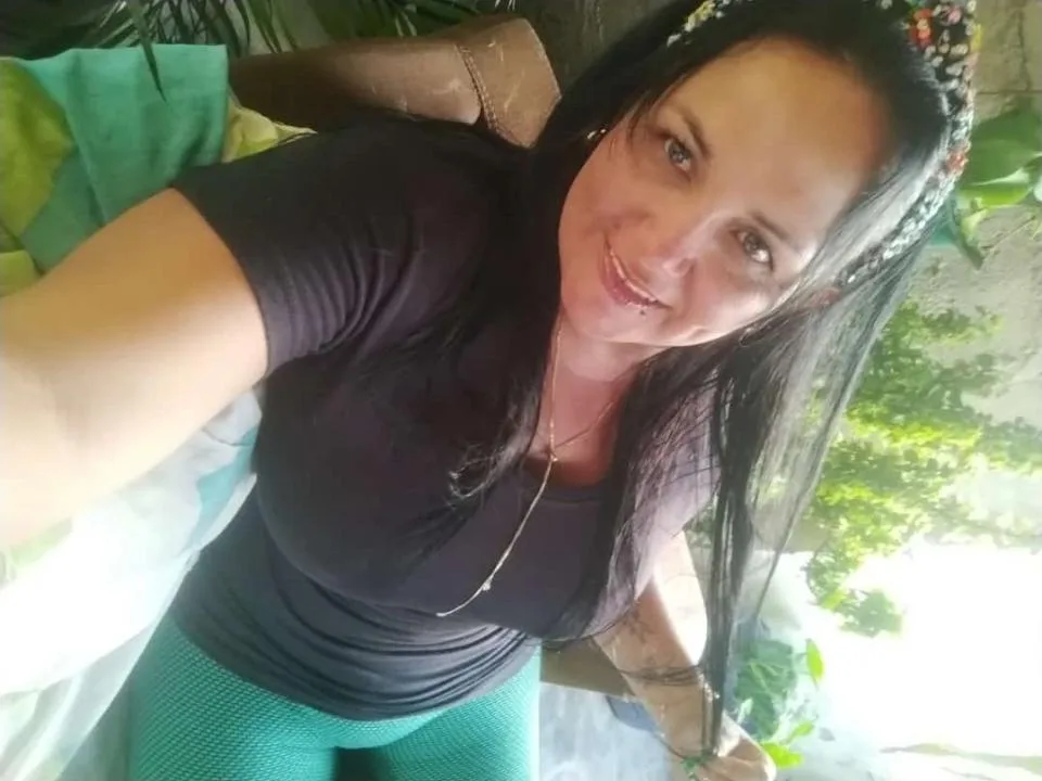 CelesteMiiller camgirl live amateur webcam