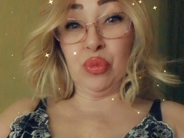 SoftCarolyn camgirl live amateur webcam