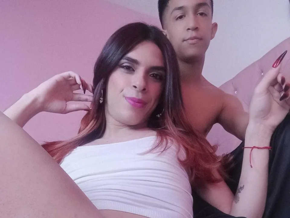 LaraEmilianoPervertidos camgirl live amateur webcam