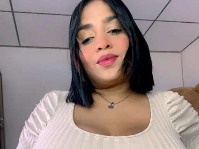 SweetyCarolinaHot camgirl live amateur webcam