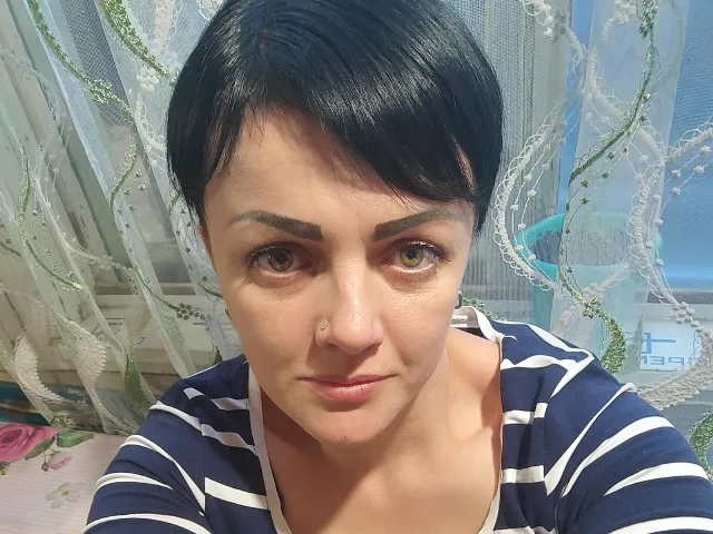 LenochkaMyra camgirl live amateur webcam