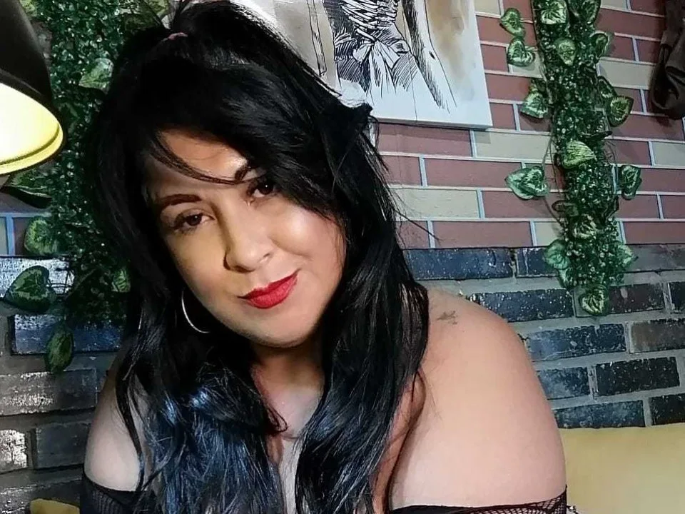 AlesandraReyes camgirl live amateur webcam