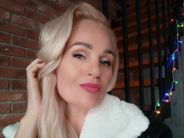 ElisMiracle camgirl live amateur webcam
