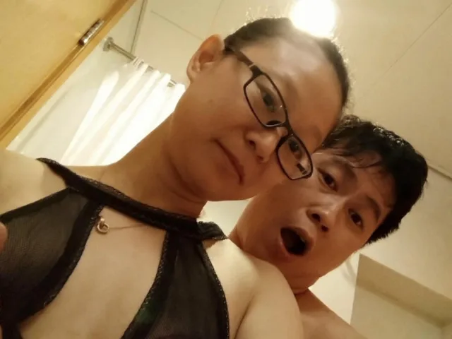 CathyPinkyCouple camgirl live amateur webcam