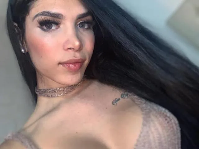 MaffeHornyX camgirl live amateur webcam