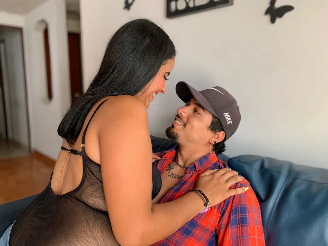 NoemiAndJhon camgirl live amateur webcam