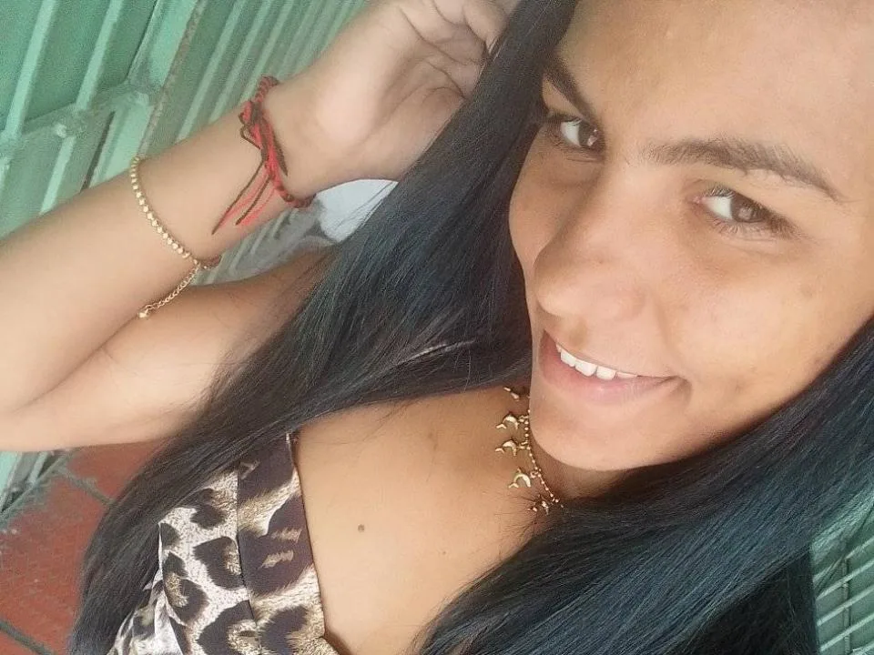 NikoleHott camgirl live amateur webcam