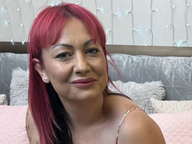 IvySilver camgirl live amateur webcam
