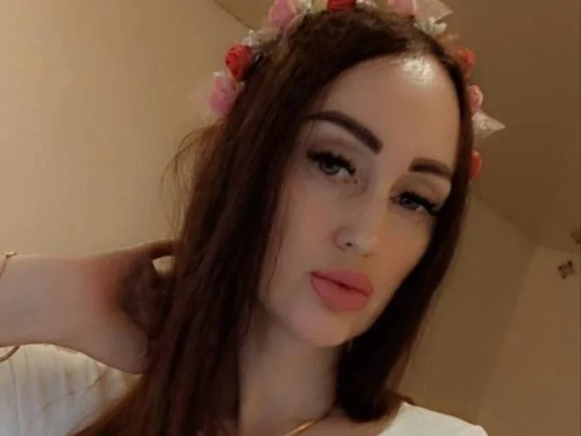 FreyaHott69 camgirl live amateur webcam