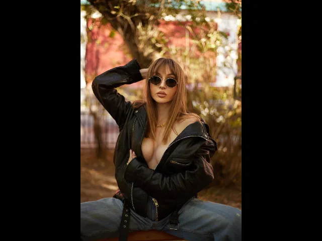 Shezel-hot camgirl live amateur webcam