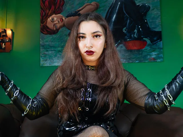 MadameLenna camgirl live amateur webcam