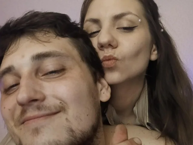 DoubleBliss camgirl live amateur webcam