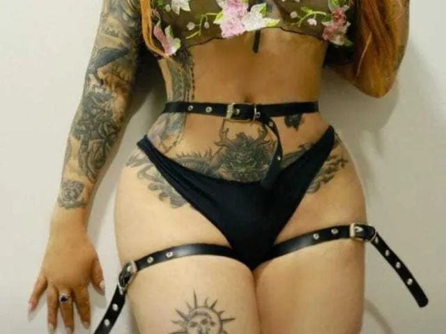 VictoriaBelleMilf camgirl live amateur webcam