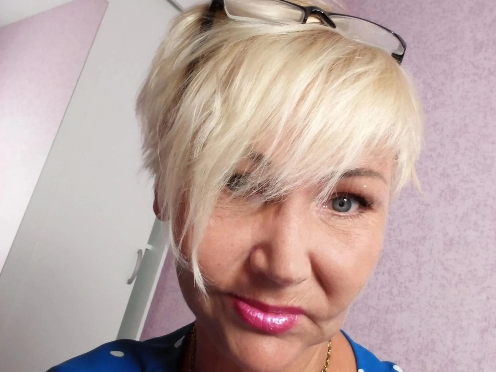 HellyHots-hot camgirl live amateur webcam