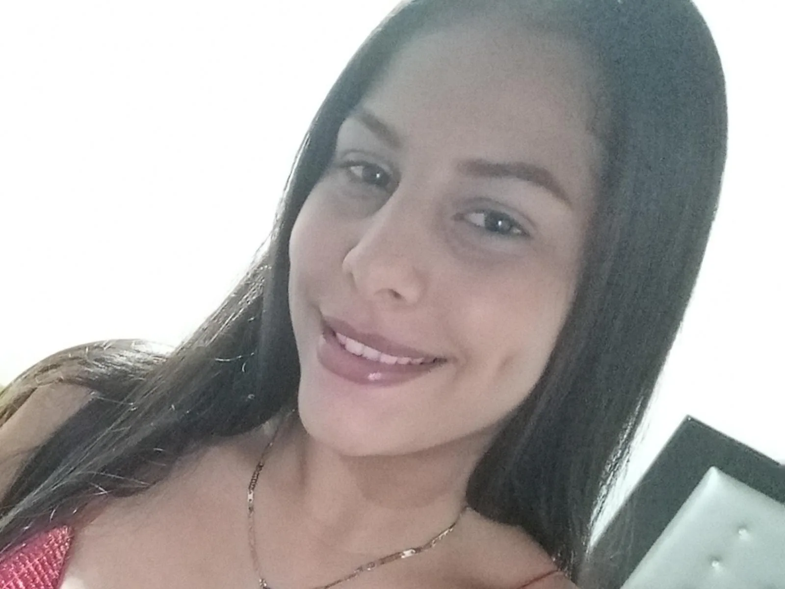 TheGirlsRelics camgirl live amateur webcam