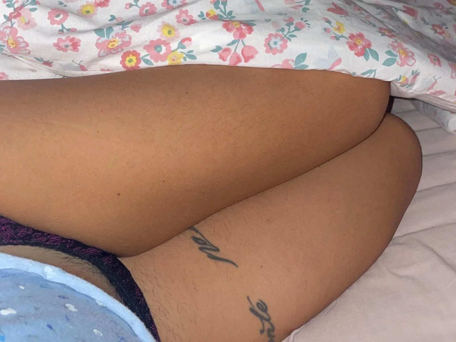 MikaelaPink-hot camgirl live amateur webcam