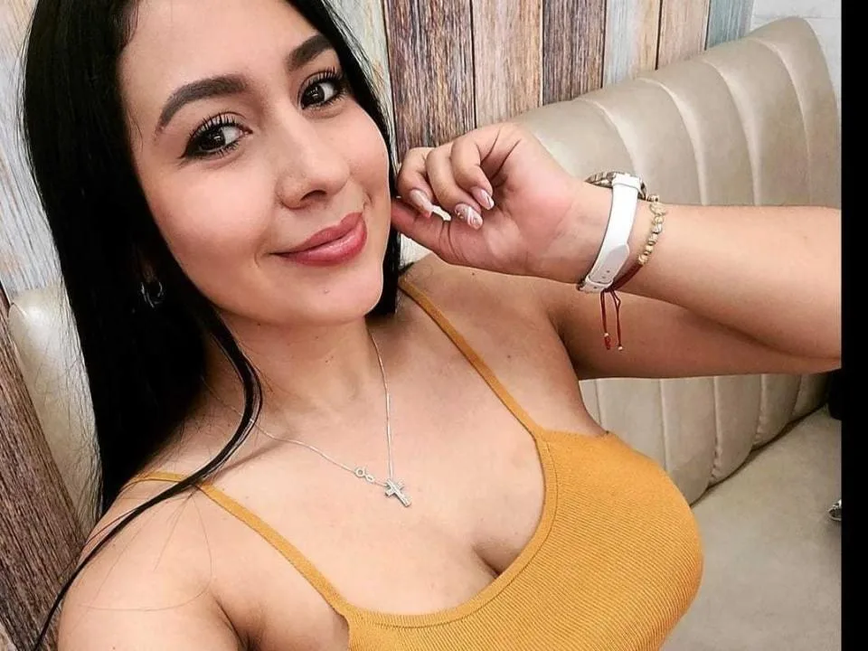 LarissaLorens camgirl live amateur webcam