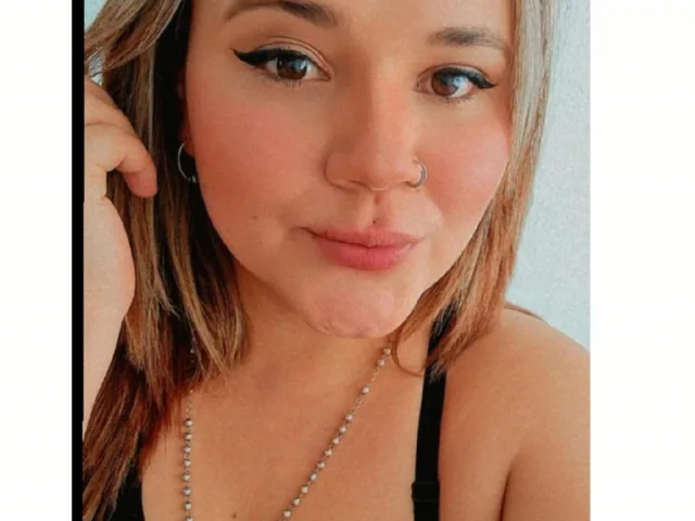 NatalieRey camgirl live amateur webcam