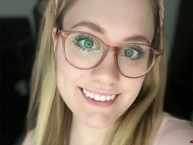 MiraMore-hot camgirl live amateur webcam