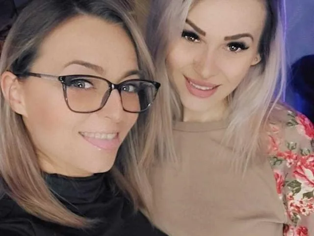 ChaudeBlondes camgirl live amateur webcam