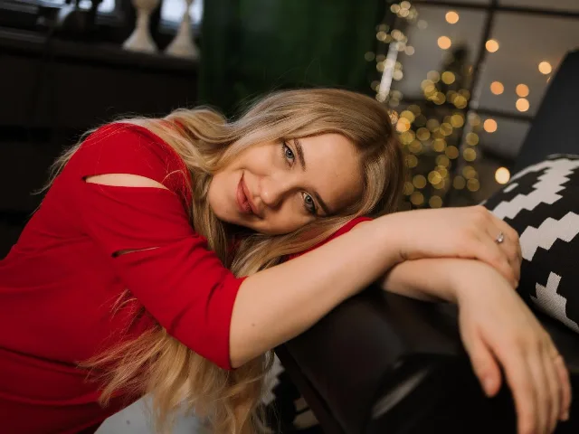 LauraHlot camgirl live amateur webcam