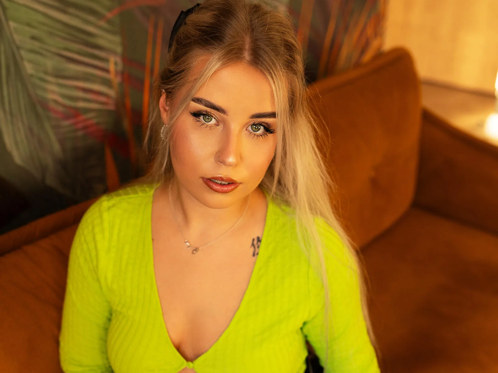 KristyQueen camgirl live amateur webcam