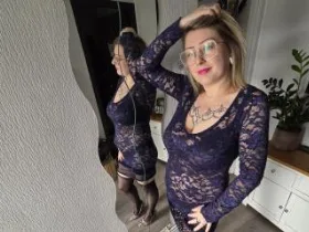 AmandalaFrancaise camgirl live amateur webcam