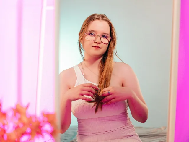 BonnieBell camgirl live amateur webcam