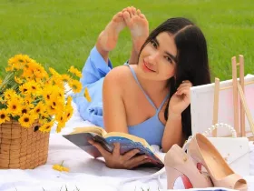 HairyValeri camgirl live amateur webcam