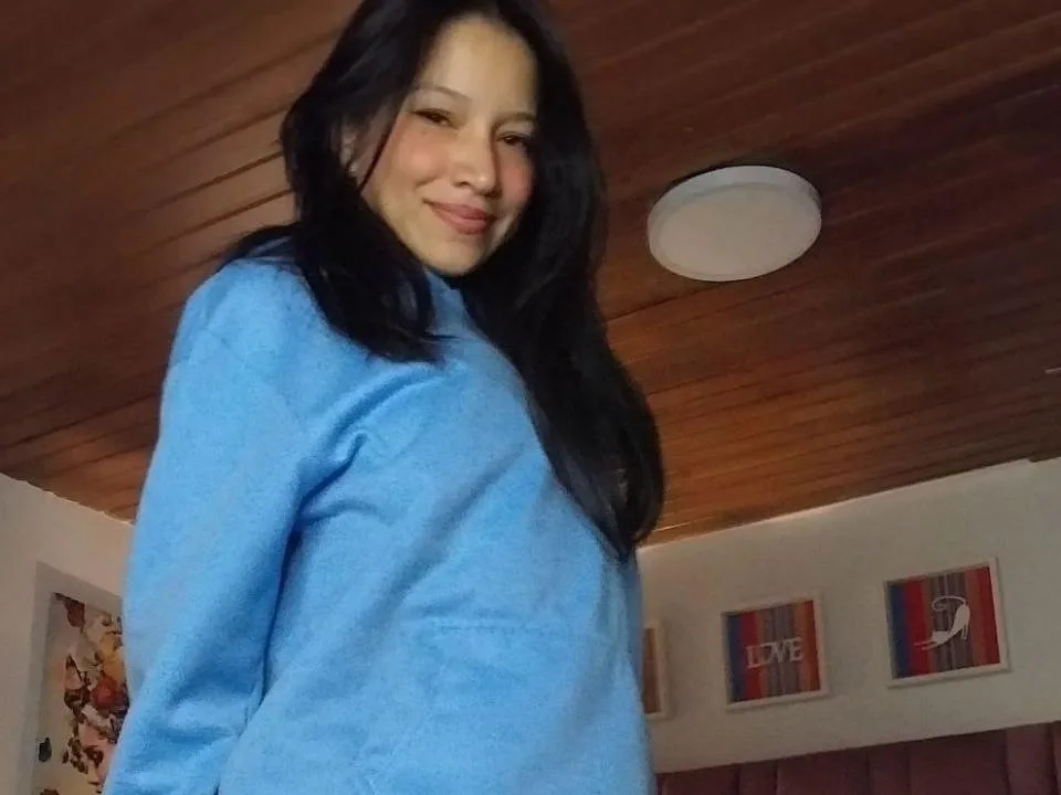SophieDelaney camgirl live amateur webcam