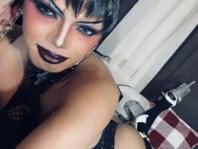ButtWonderfulZizi camgirl live amateur webcam