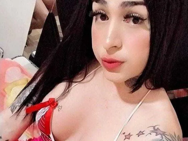 ShariTheBigCock camgirl live amateur webcam