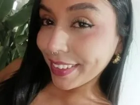 ZammySanz camgirl live amateur webcam