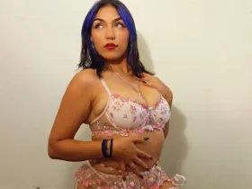 SophieWolf camgirl live amateur webcam