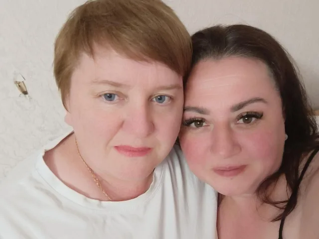 MollyAndJane camgirl live amateur webcam