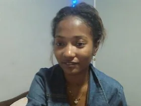 FrenchQueen camgirl live amateur webcam