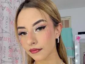 CloeRouss camgirl live amateur webcam