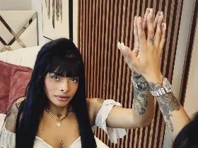 EmmaEbony camgirl live amateur webcam