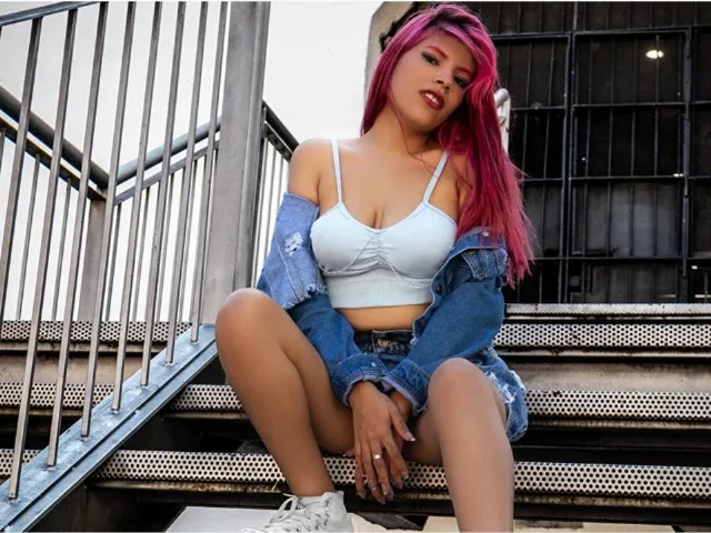AfroditaMooreX camgirl live amateur webcam