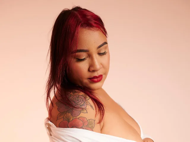 KinkyHouseWife camgirl live amateur webcam