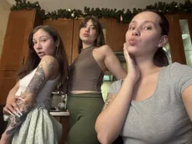 HotCaramelsTrio camgirl live amateur webcam