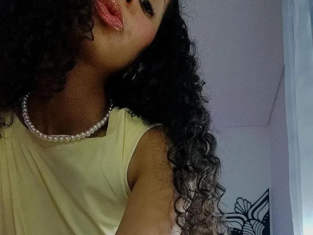 CurlyBlossom camgirl live amateur webcam