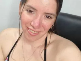 CoffeeCaress camgirl live amateur webcam