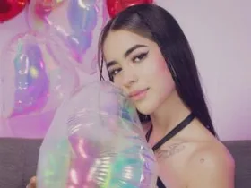 NoemySimone camgirl live amateur webcam