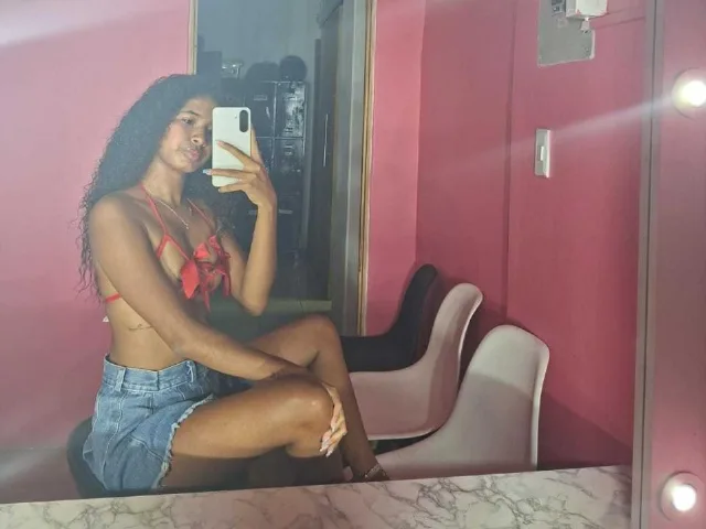 Tifannyy camgirl live amateur webcam