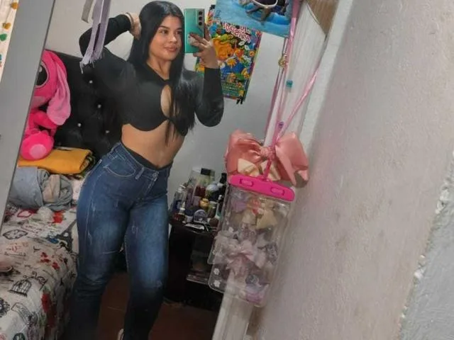 NaughtyMissyy camgirl live amateur webcam